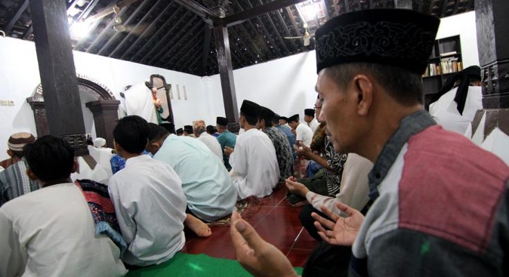 Tradisi Unik di Keraton Kasepuhan Cirebon Saat Salat Idul 