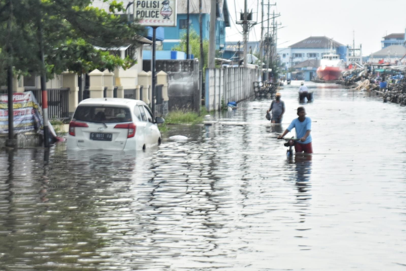 Walhi Tuding Banjir Rob Semarang Bencana yang Sengaja Dibuat, Khususnya